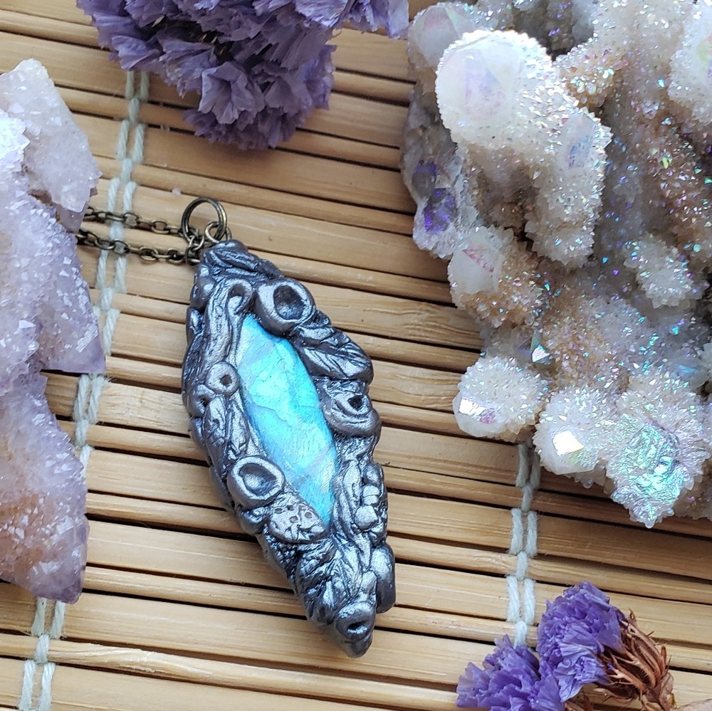 🌰WOODLAND SILVER Blue Labradorite Necklace